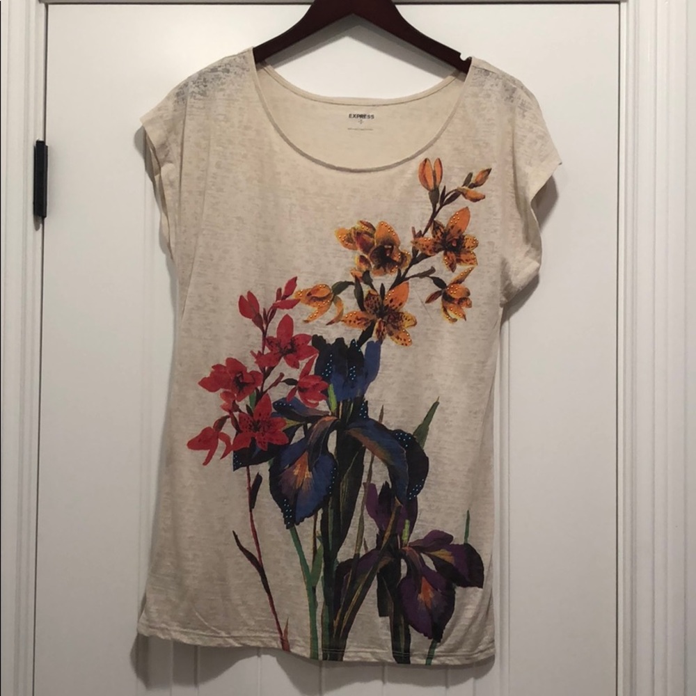 Express graphic tee size medium